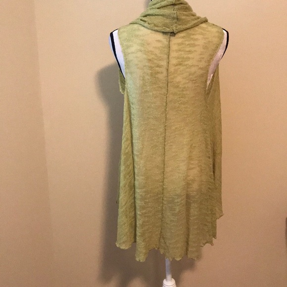 Beautiful green vest 🌹🌹 - Picture 5 of 5